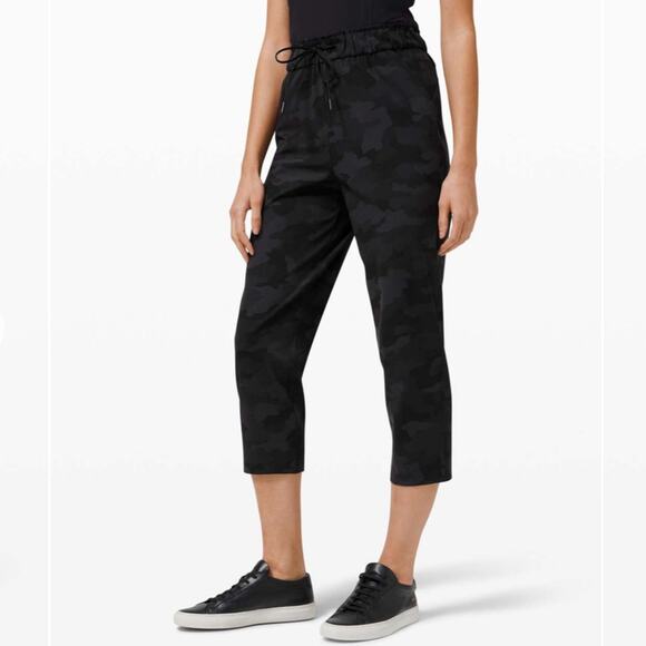 Lululemon Stretch High Rise Crop Heritage 365 Camo Deep Coal Multi gym workout 6 - Picture 1 of 10